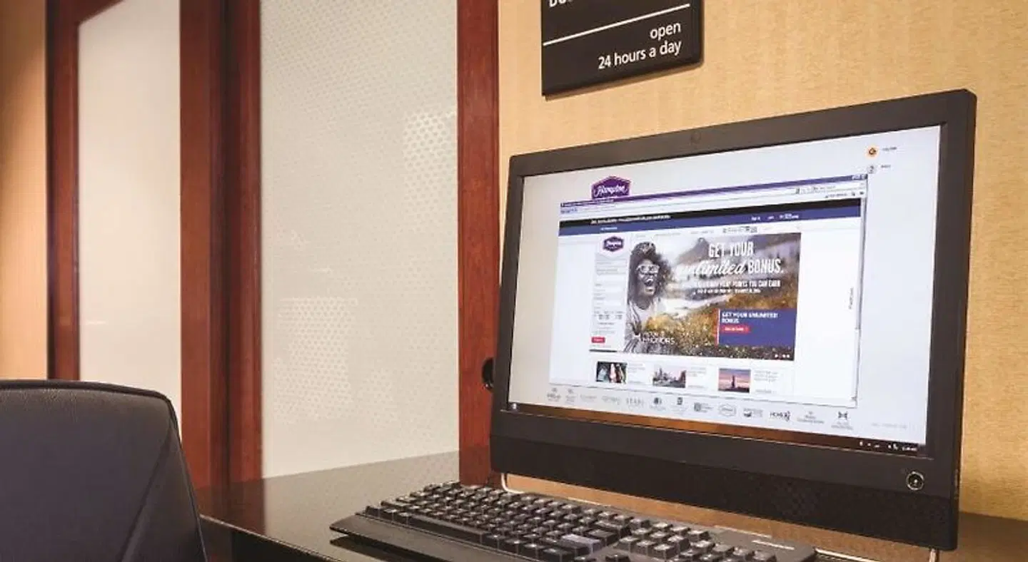 Hampton Inn Des Moines-Airport ROOM_EXAMPLE