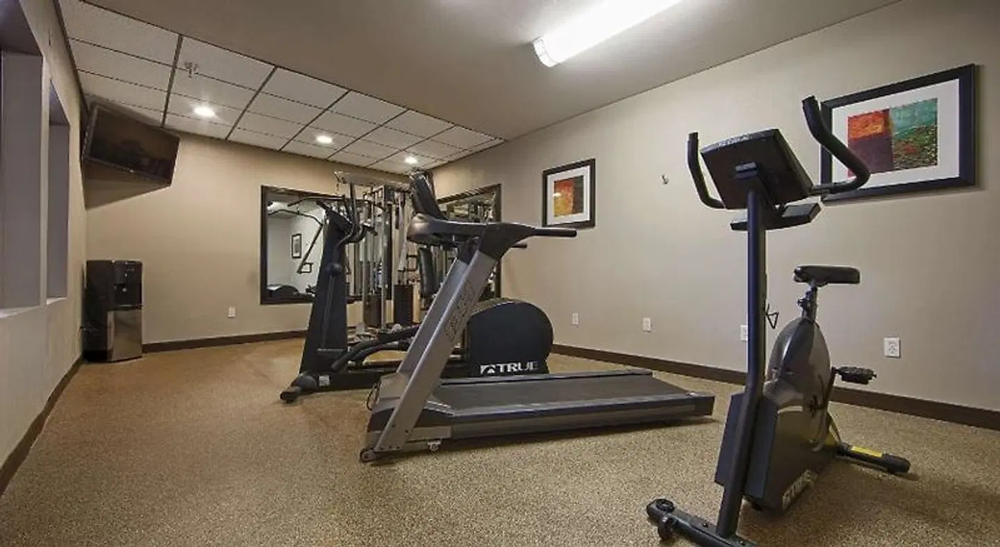 Best Western Plus Woodland Hills Hotel & Suites SPORTS_AND_LEISURE