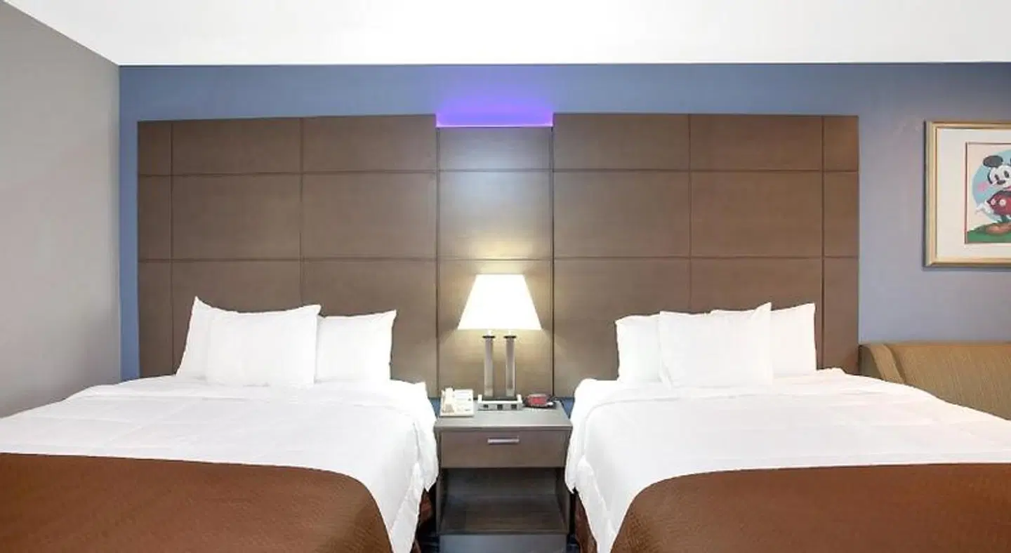 Travelodge Inn & Suites by Wyndham Anaheim on Disneyland Dr ROOM_EXAMPLE