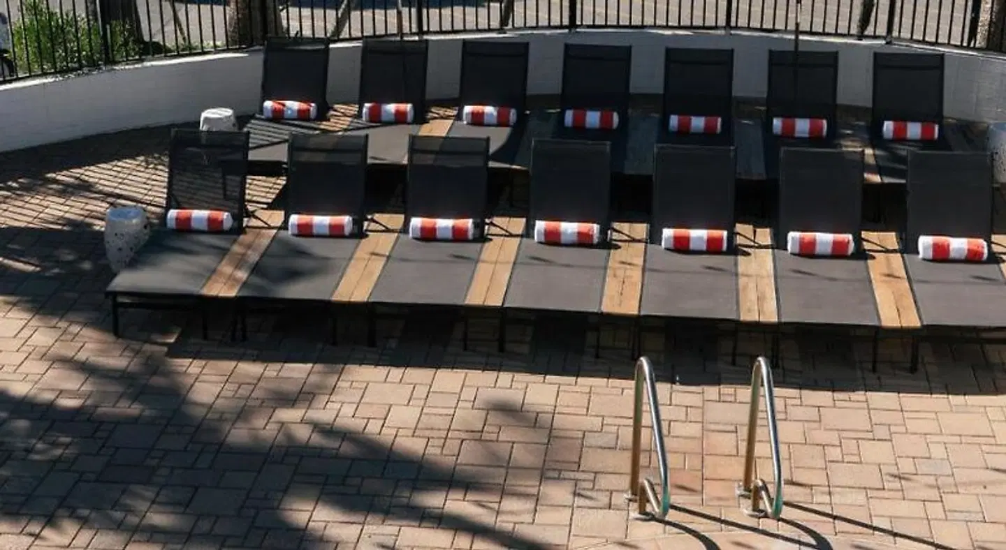 Travelodge Laguna Beach Bar