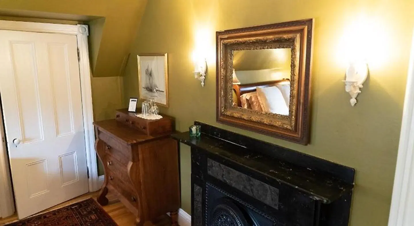 Gillespie House Inn ROOM_EXAMPLE