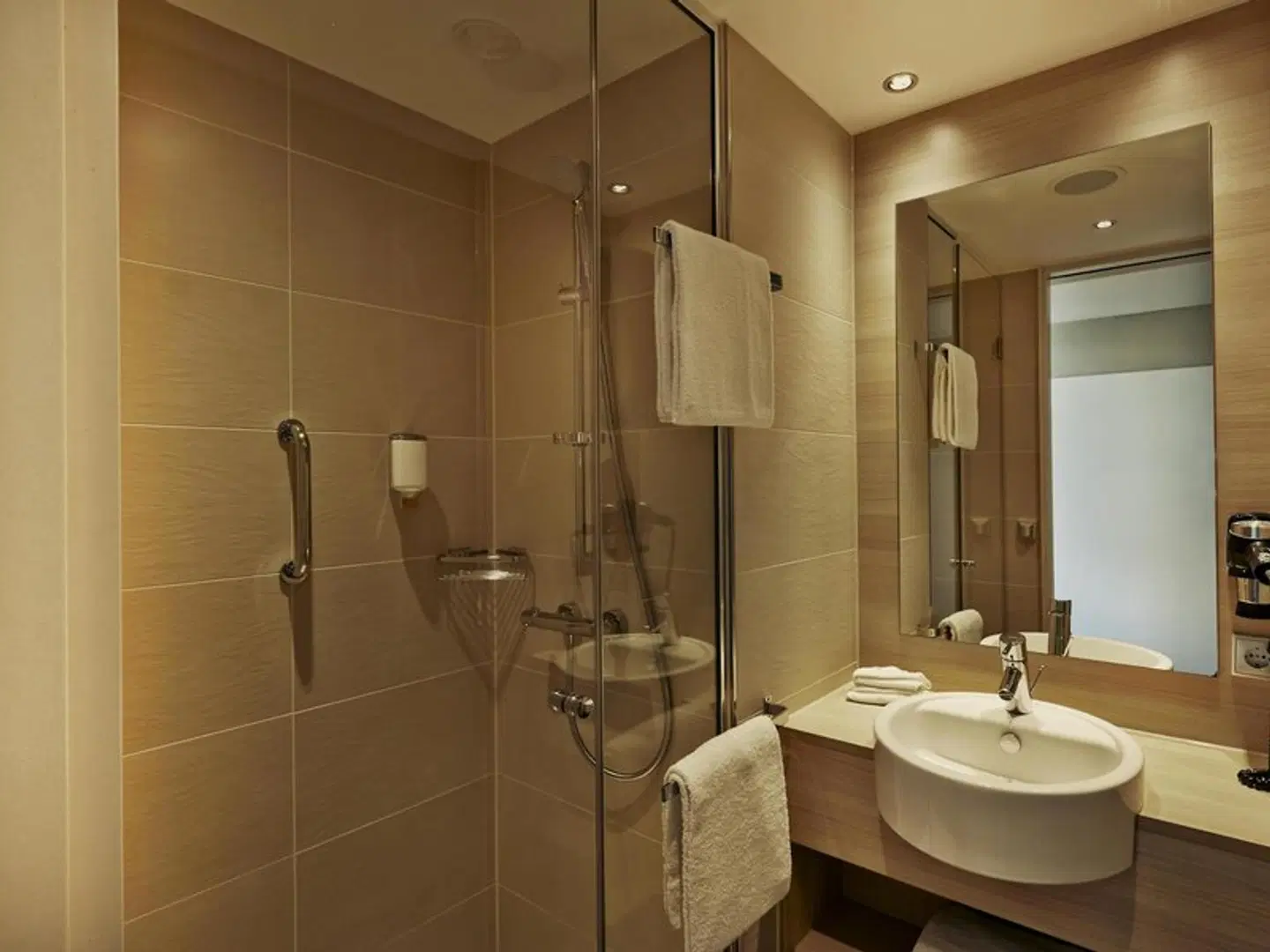 H2 München Neue Messe Badezimmer