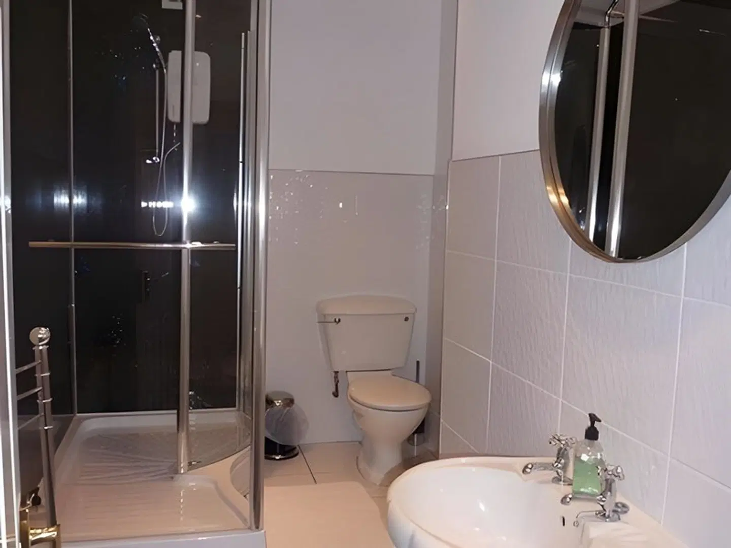 Hedgefield House Hotel Badezimmer