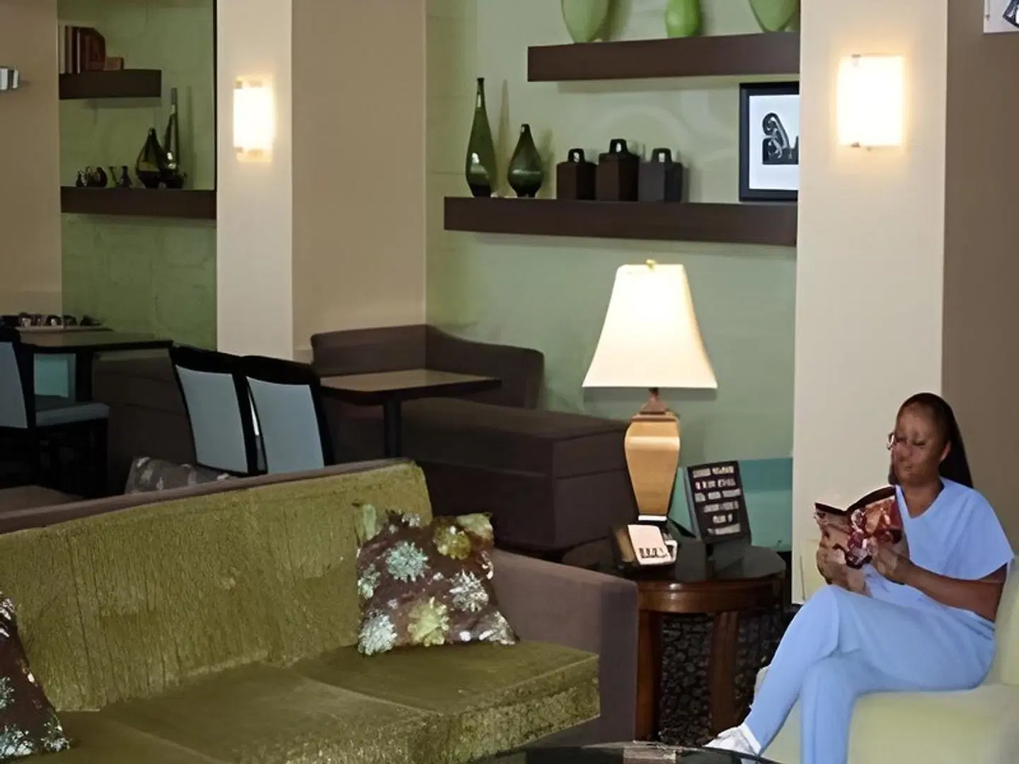 Hampton Inn and Suites St. Cloud LOUNGE_LOBBY