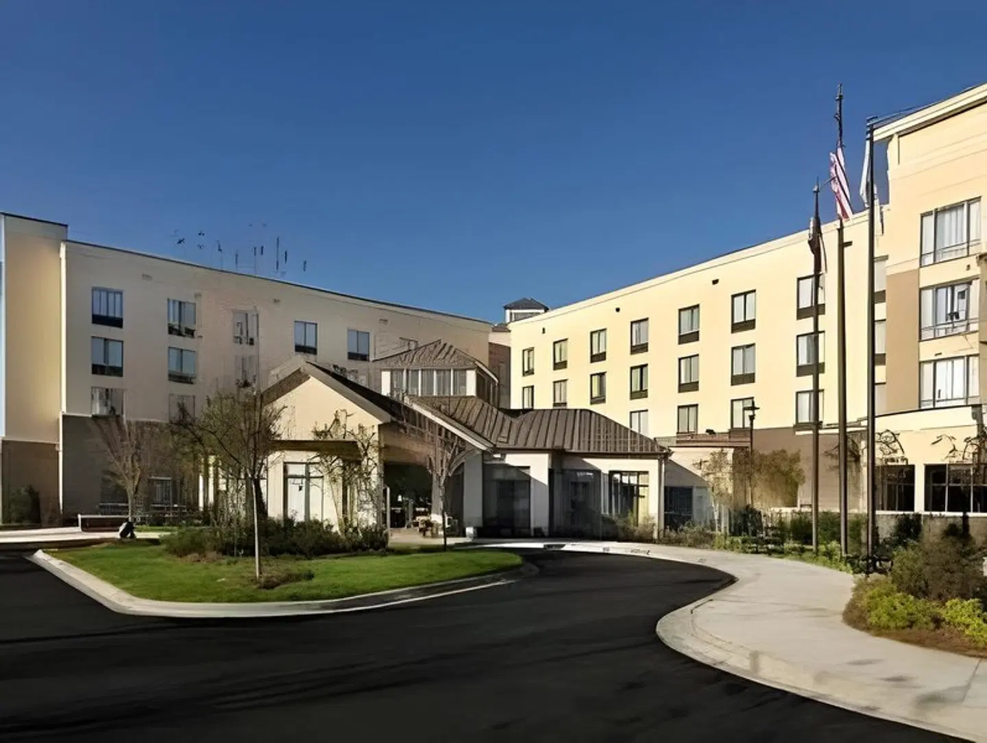 Hilton Garden Inn Charlotte/Ayrsley EXTERIOR