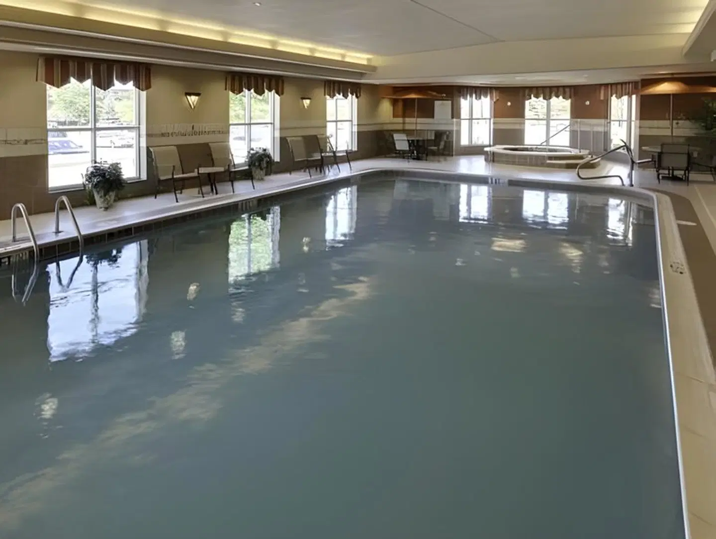 Homewood Suites by Hilton Cleveland-Beachwood Hallenbad