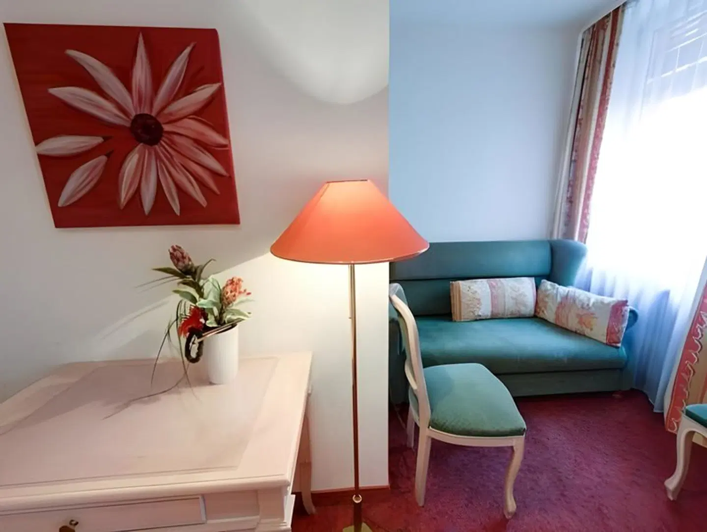 Regina ROOM_EXAMPLE