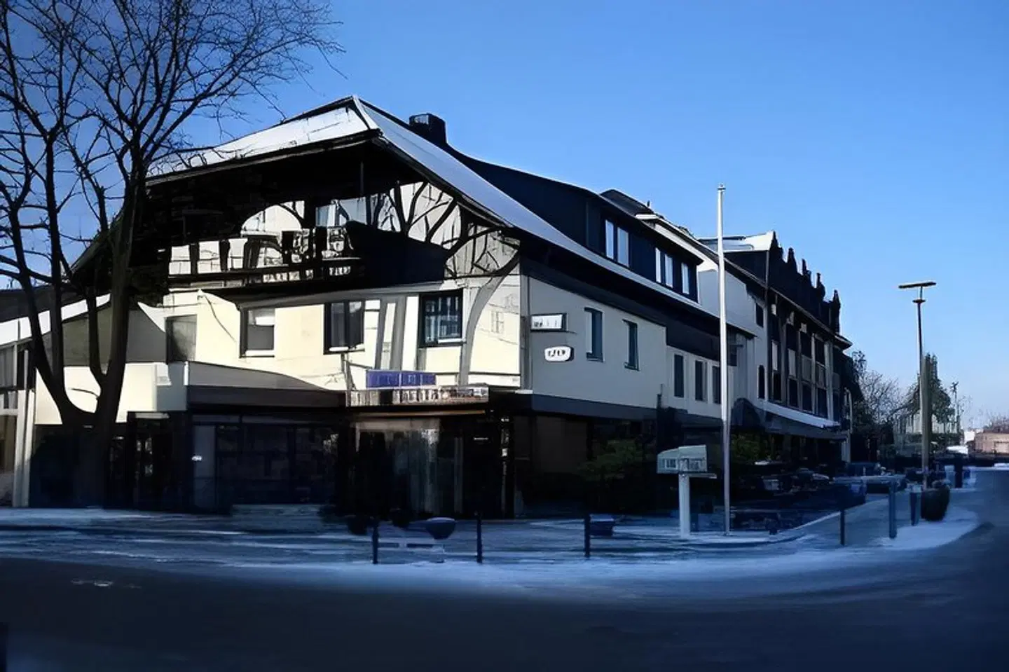 Victoria EXTERIOR