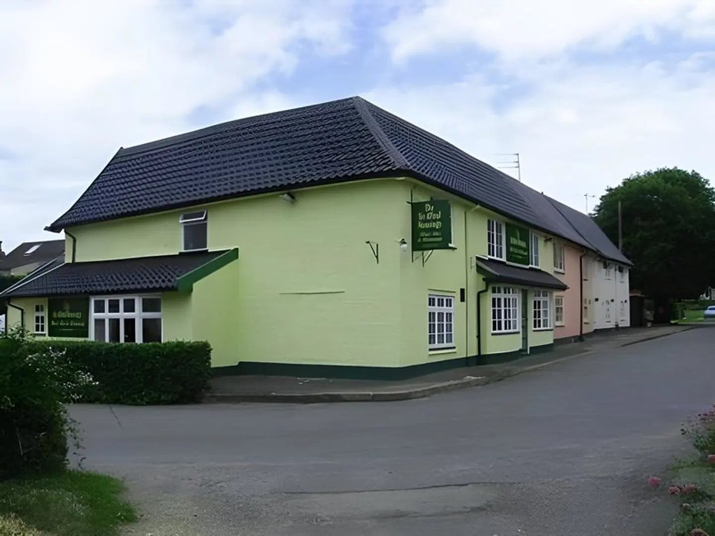 Sir Alfred Munnings Hotel EXTERIOR