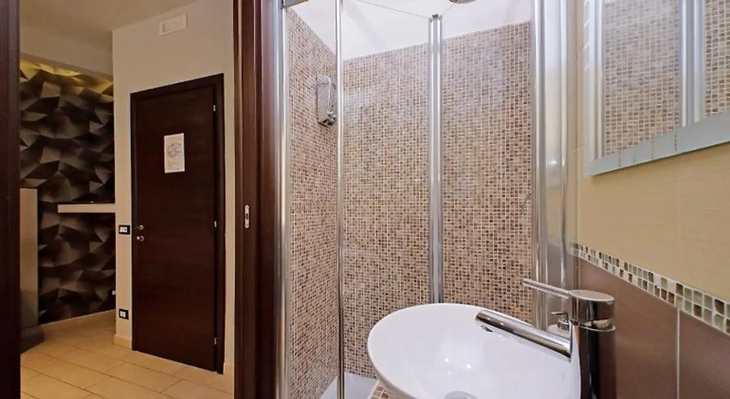 Roma Suite Centro Badezimmer