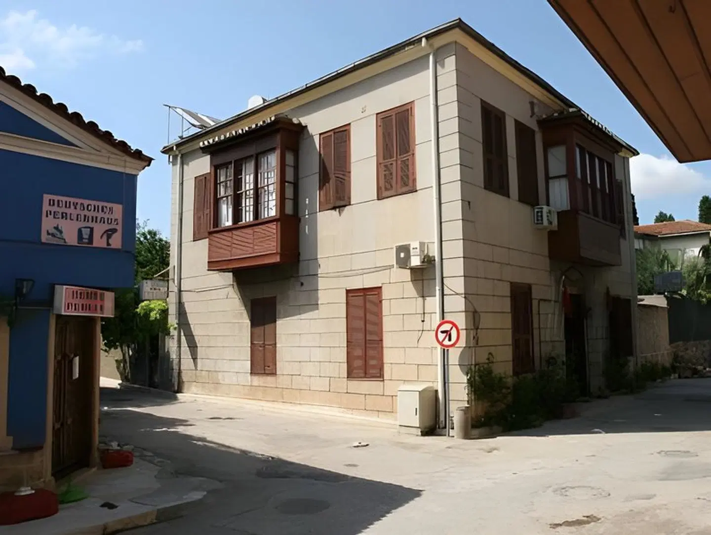 Held Hotel EXTERIOR
