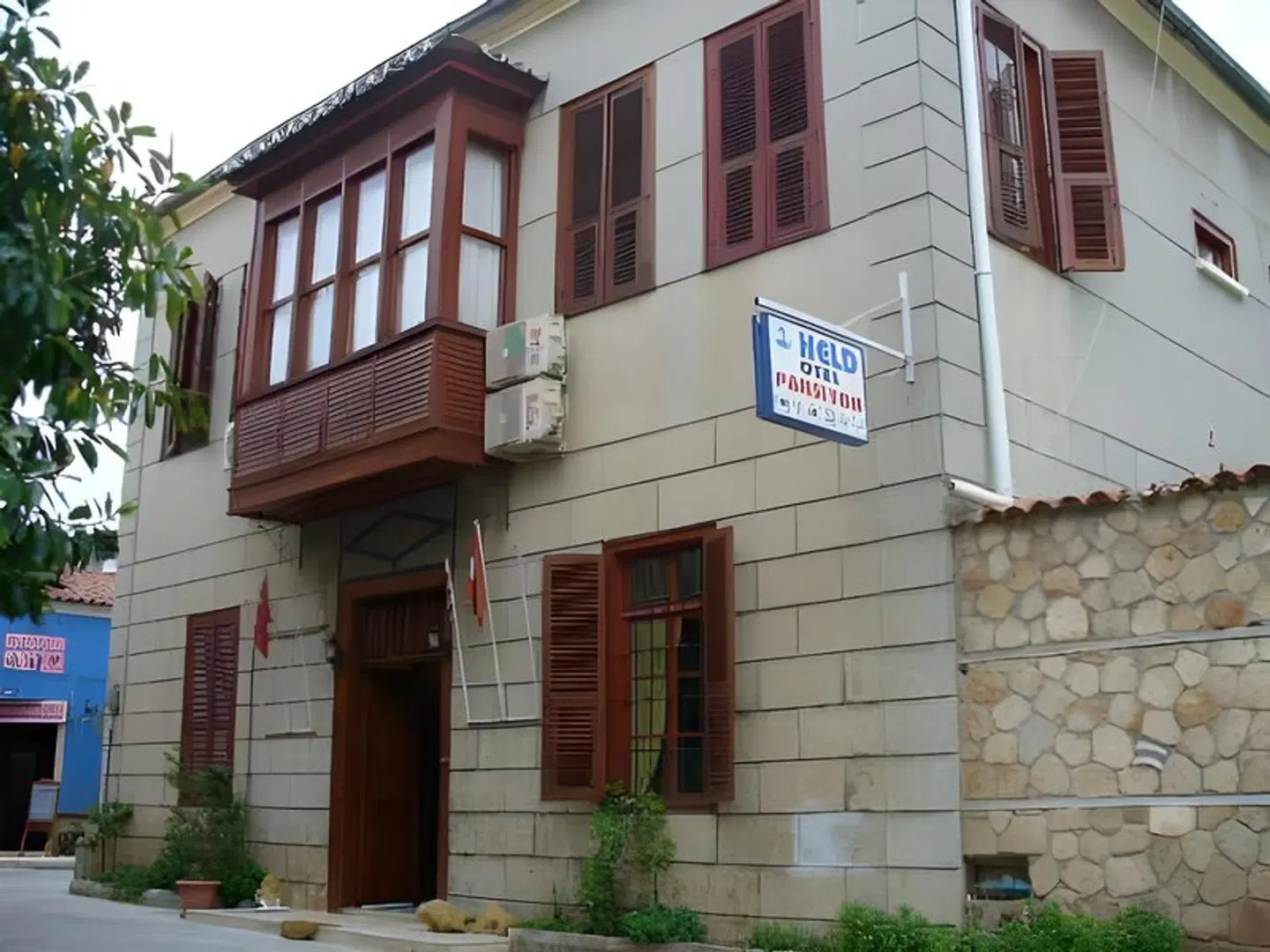 Held Hotel EXTERIOR