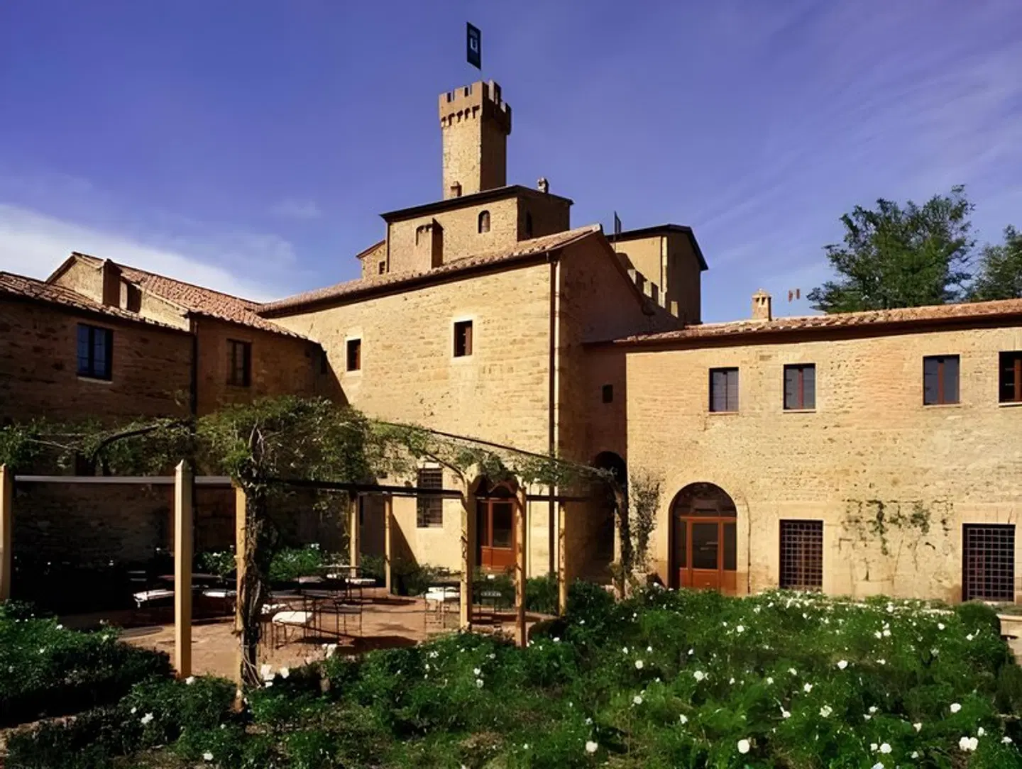 Castello Banfi - Il Borgo EXTERIOR