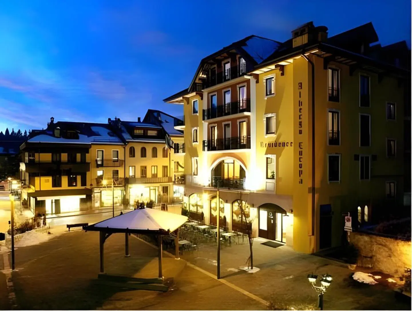 Europa Residence EXTERIOR