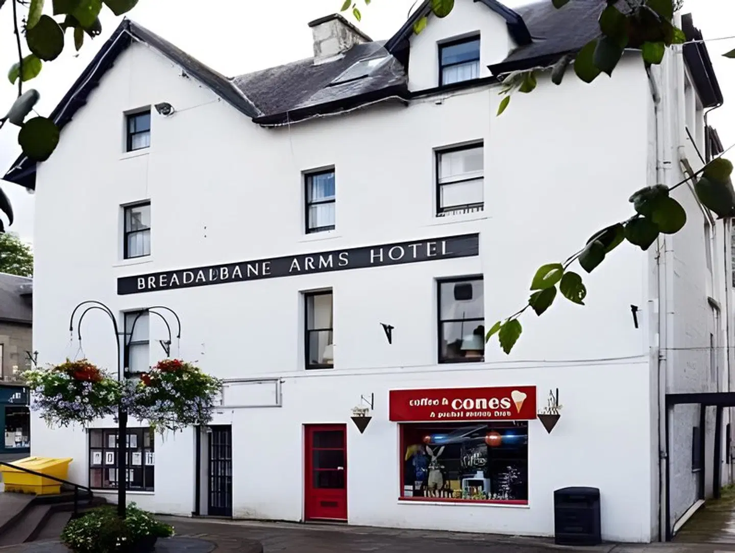 Breadalbane Arms Hotel EXTERIOR