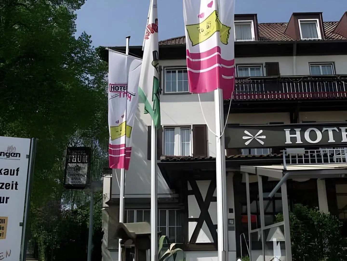 Thum EXTERIOR