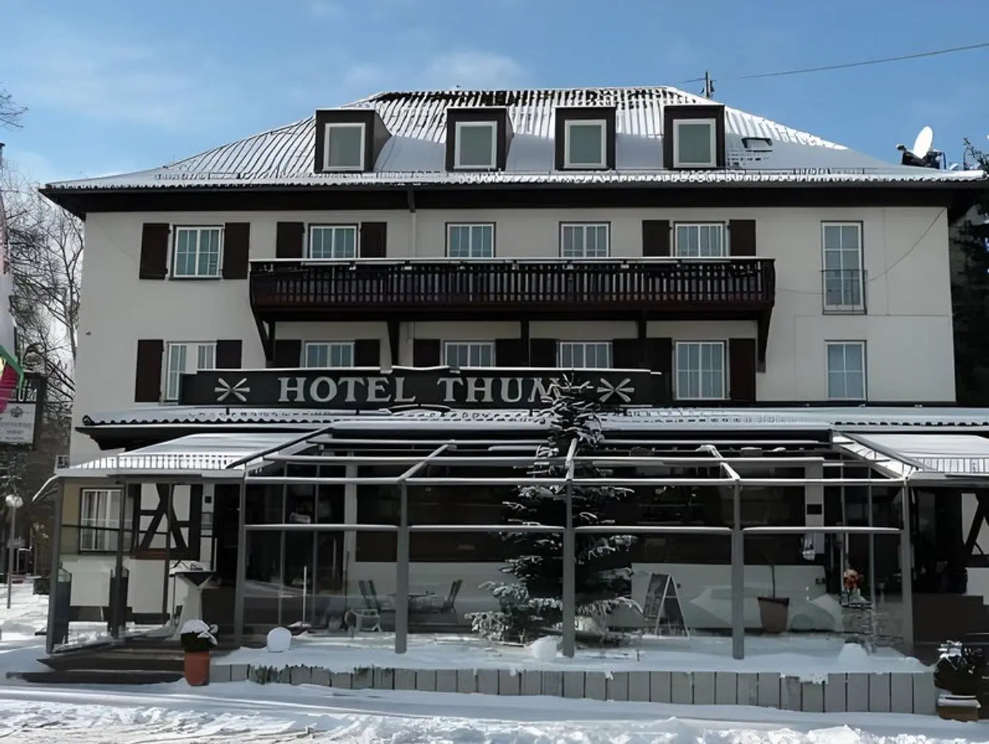 Thum EXTERIOR
