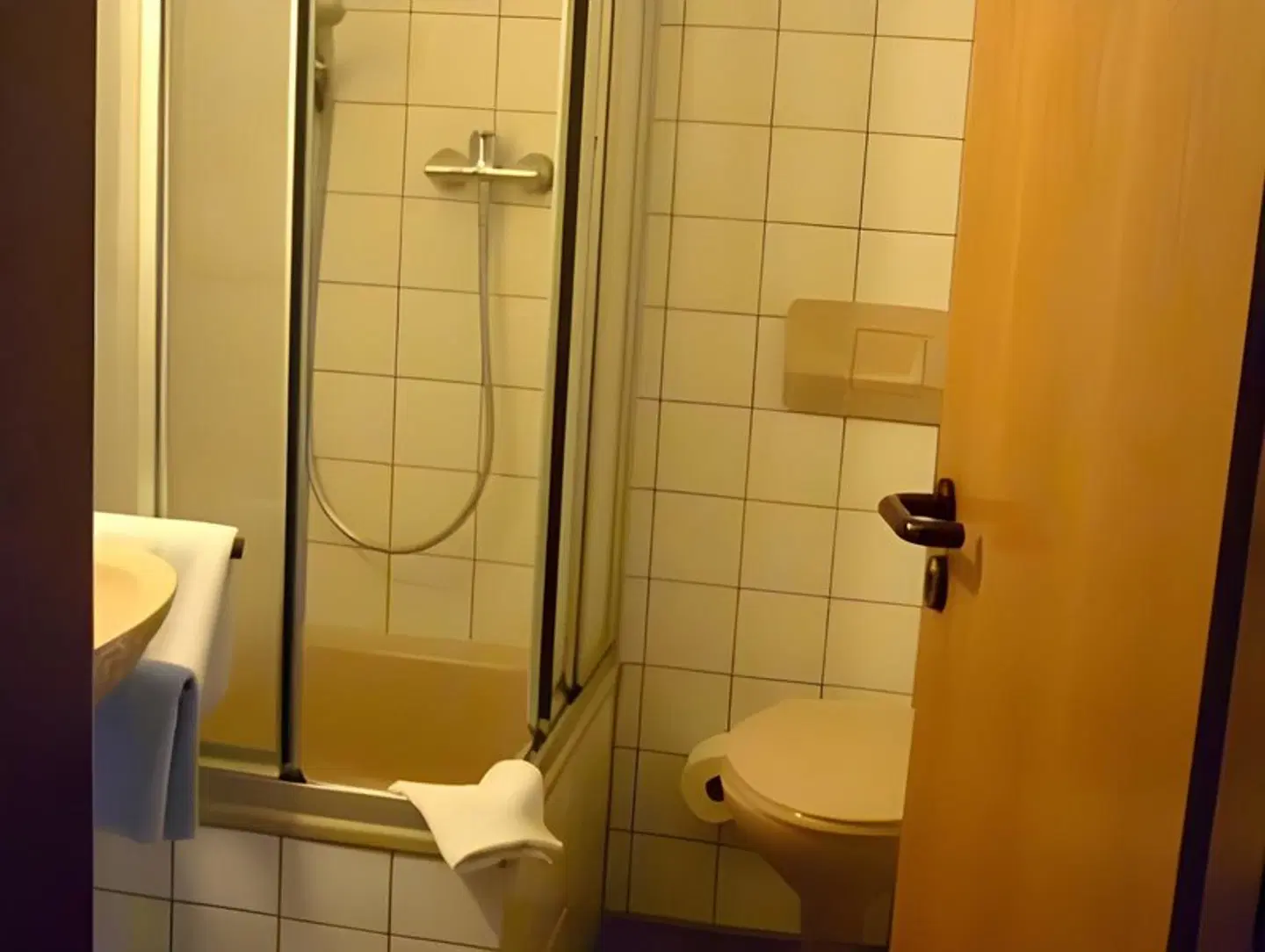 Tagungshaus Wernau Badezimmer