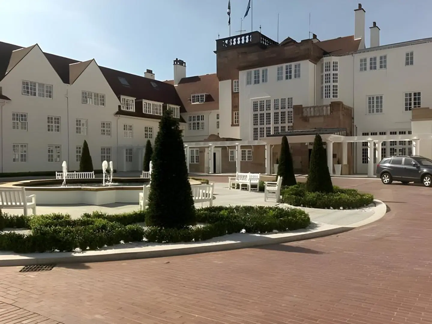 Turnberry Apartments EXTERIOR