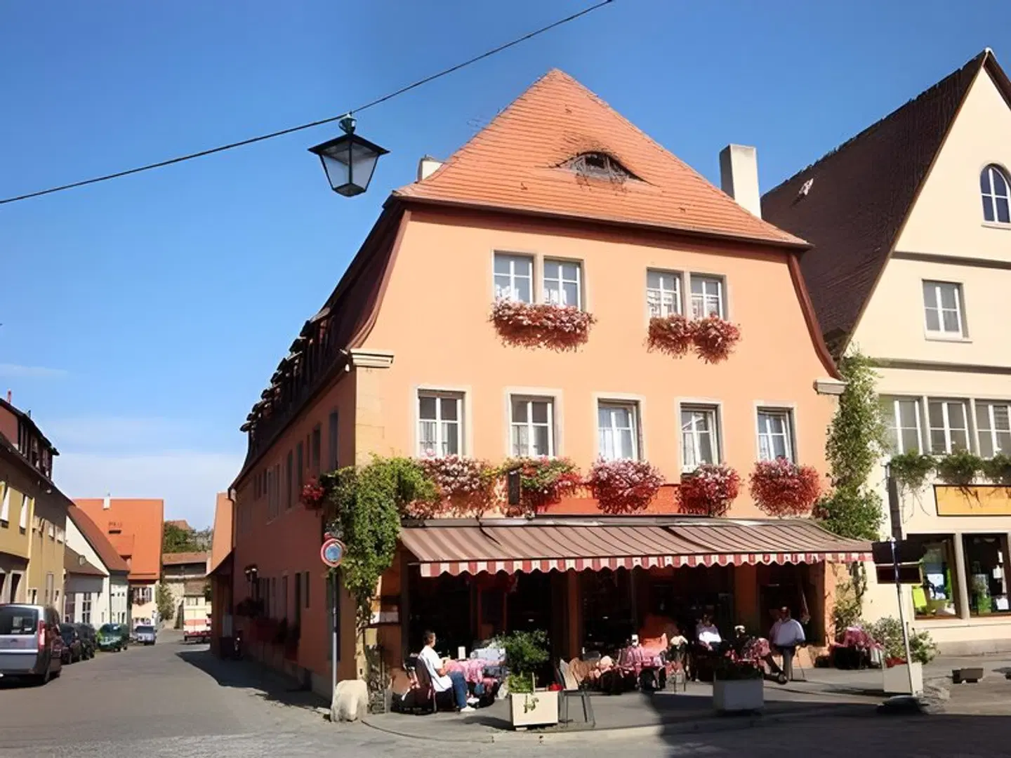 Hocher Hotel & Cafe EXTERIOR
