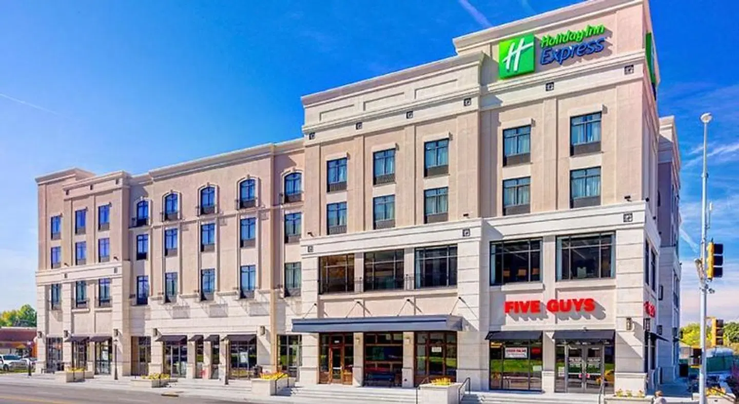Holiday Inn Express & Suites Kansas City KU Medical Center by IHG EXTERIOR