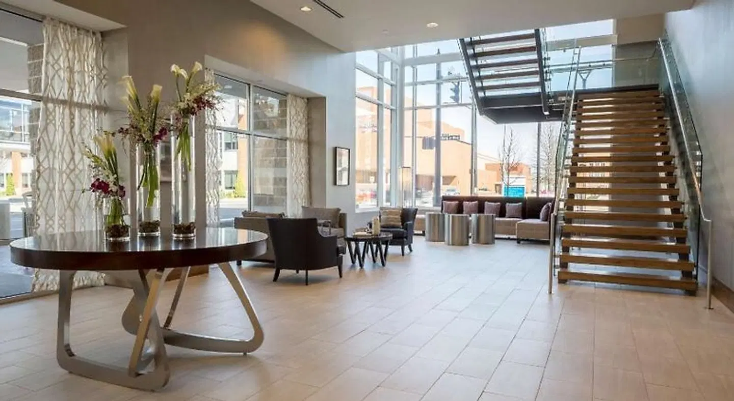 DoubleTree by Hilton Evansville, IN LOUNGE_LOBBY