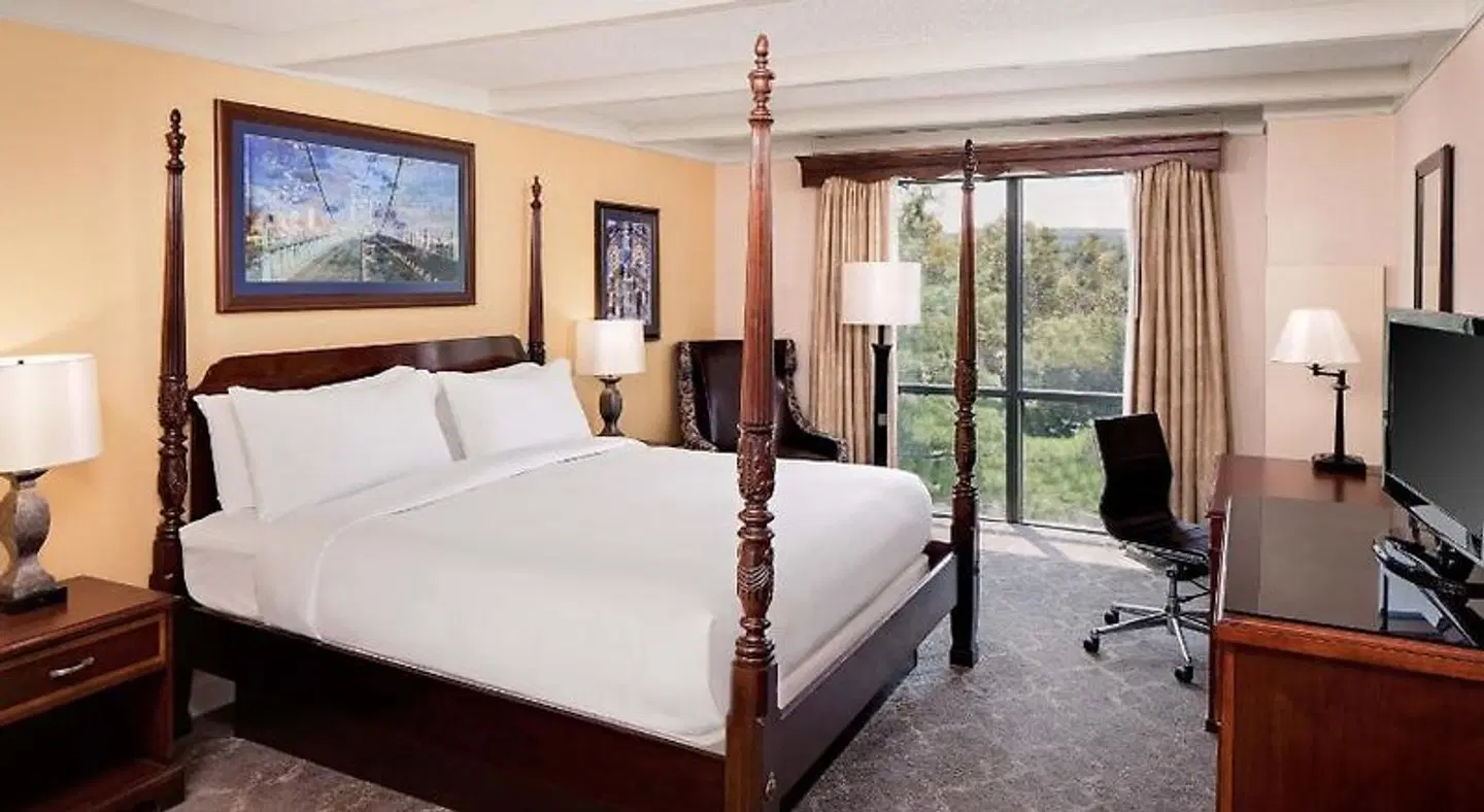 Desmond Hotel Malvern, a DoubleTree by Hilton ROOM_EXAMPLE