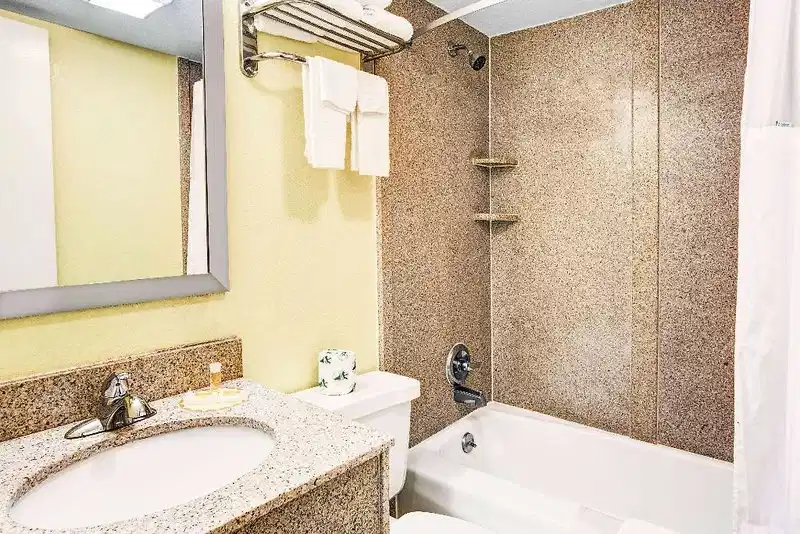 Days Inn & Suites by Wyndham Downtown Gatlinburg Parkway – Hotelfoto