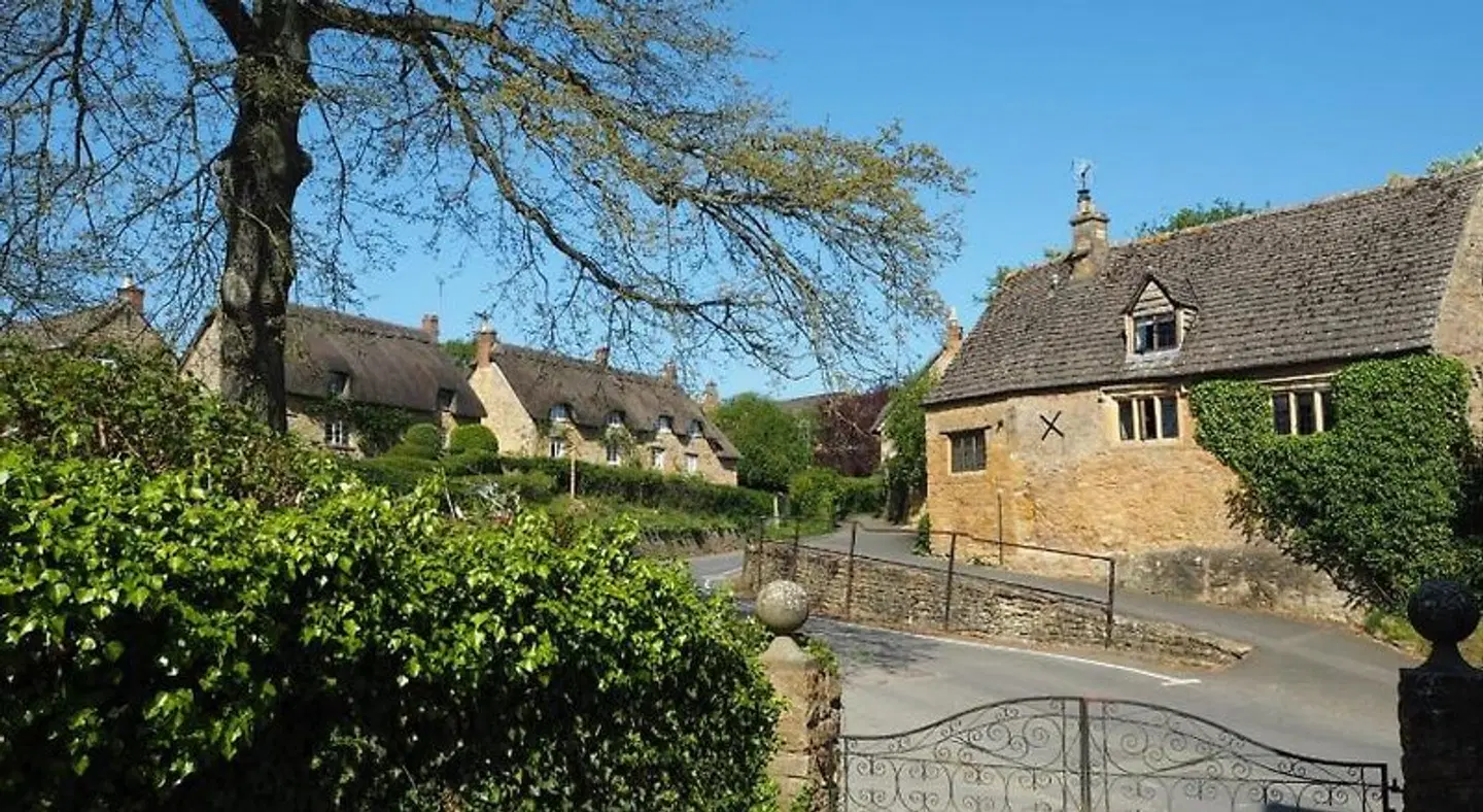 Holly House EXTERIOR
