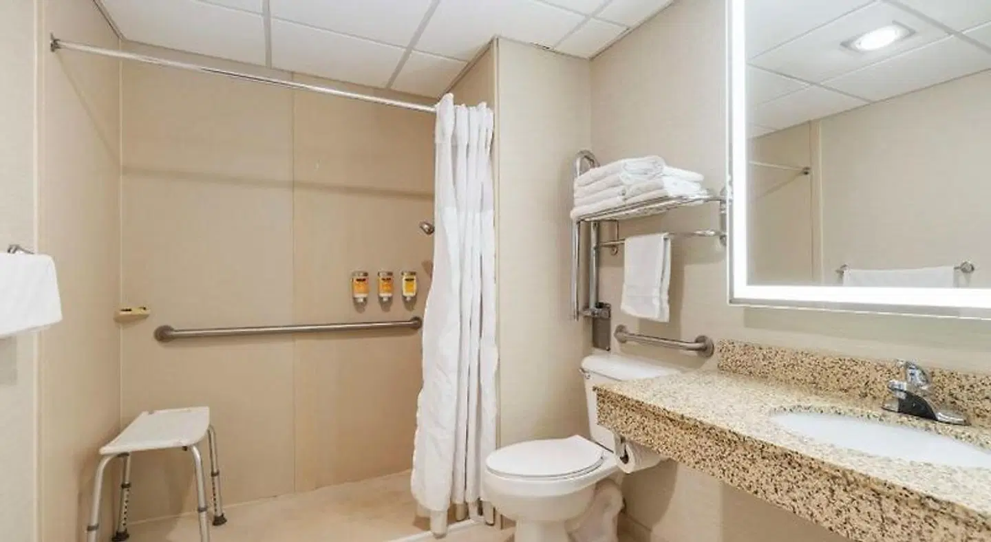 Best Western Plus Steeplegate Inn Badezimmer