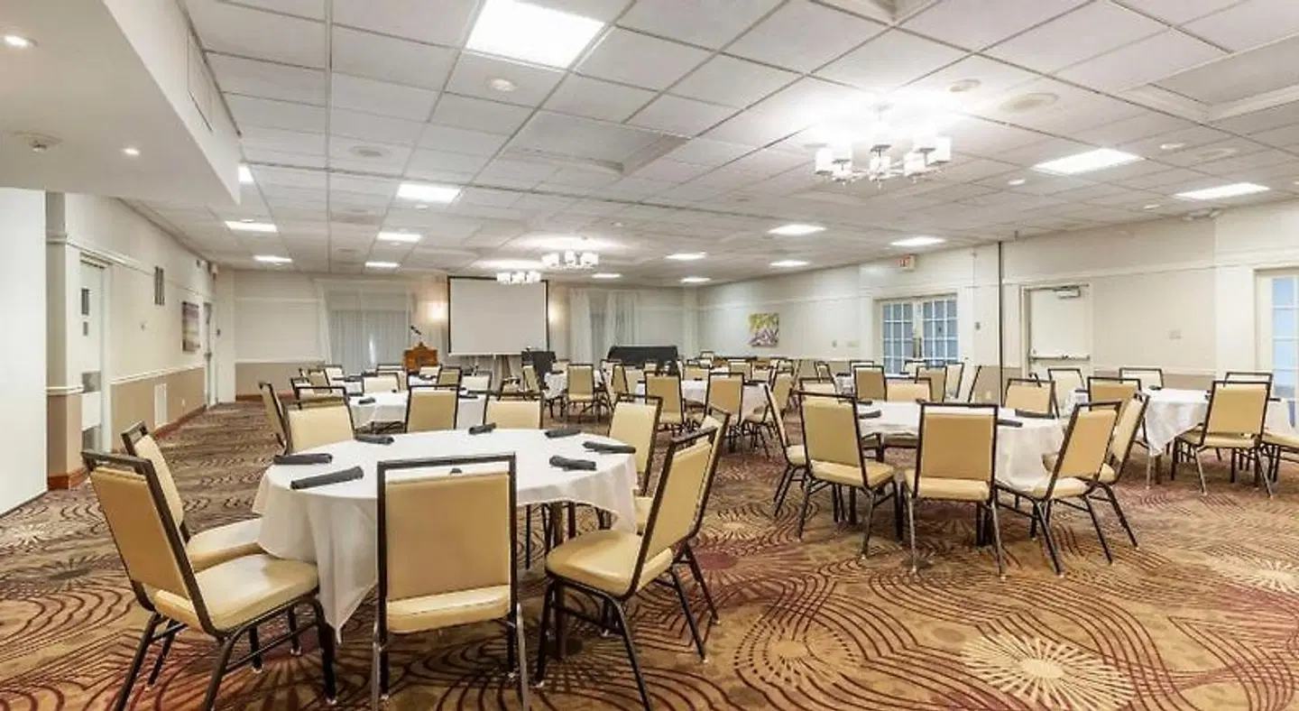 Best Western Plus Steeplegate Inn Restaurant