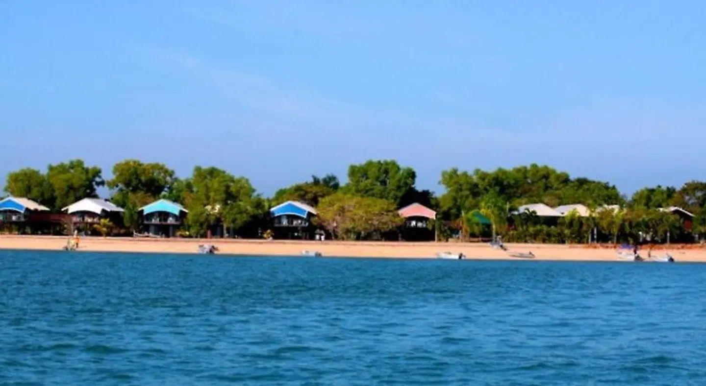 Crab Claw Island Resort Strand