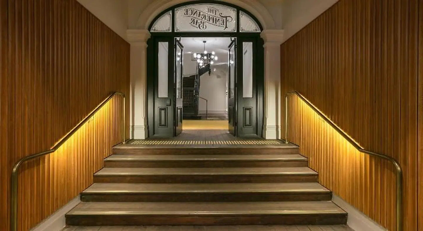 Farmers Home Hotel EXTERIOR