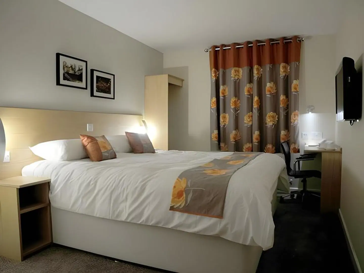 Royal George Hotel ROOM_EXAMPLE
