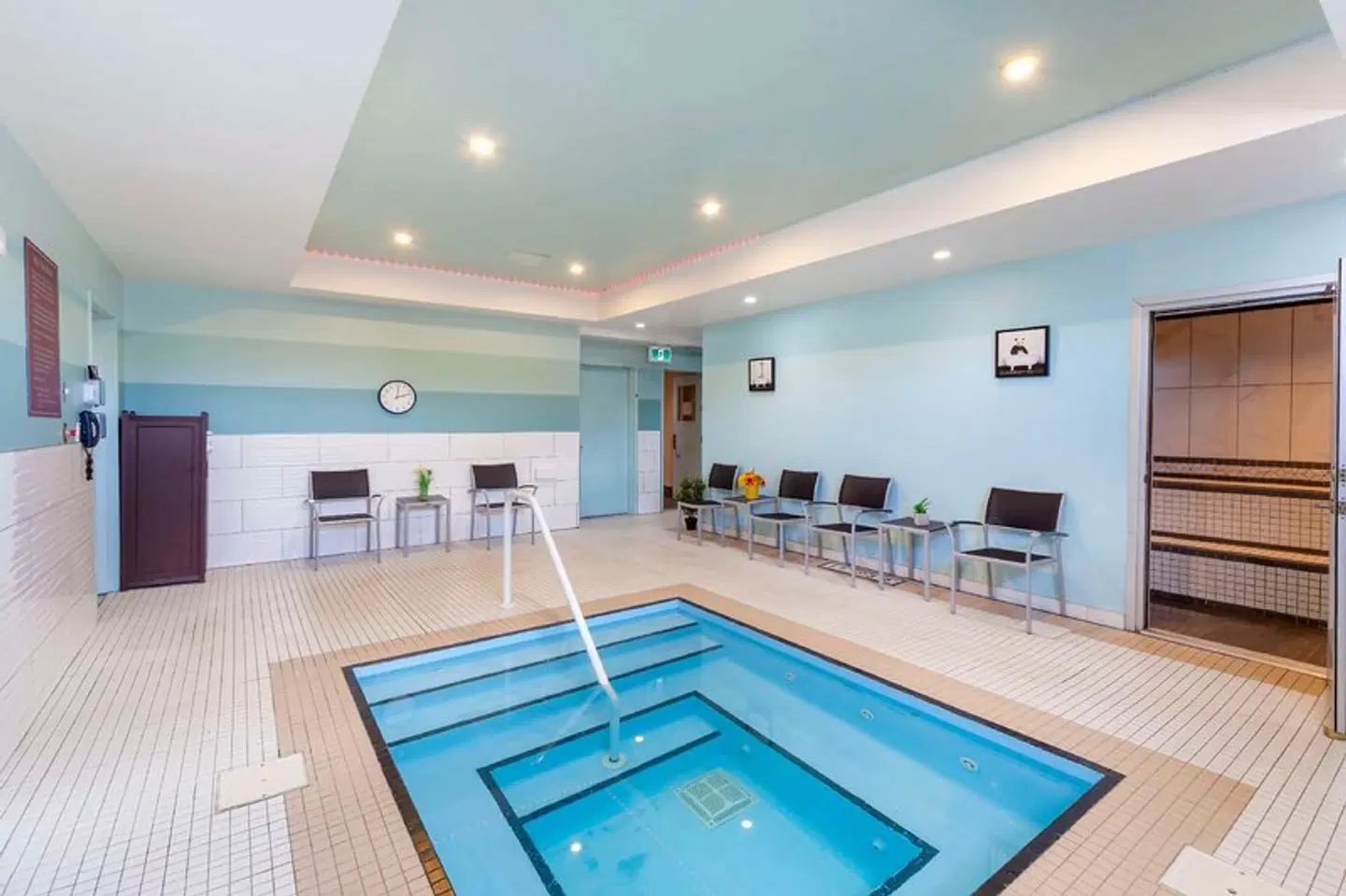 Best Western Plus Chateau Fort St. John Hallenbad