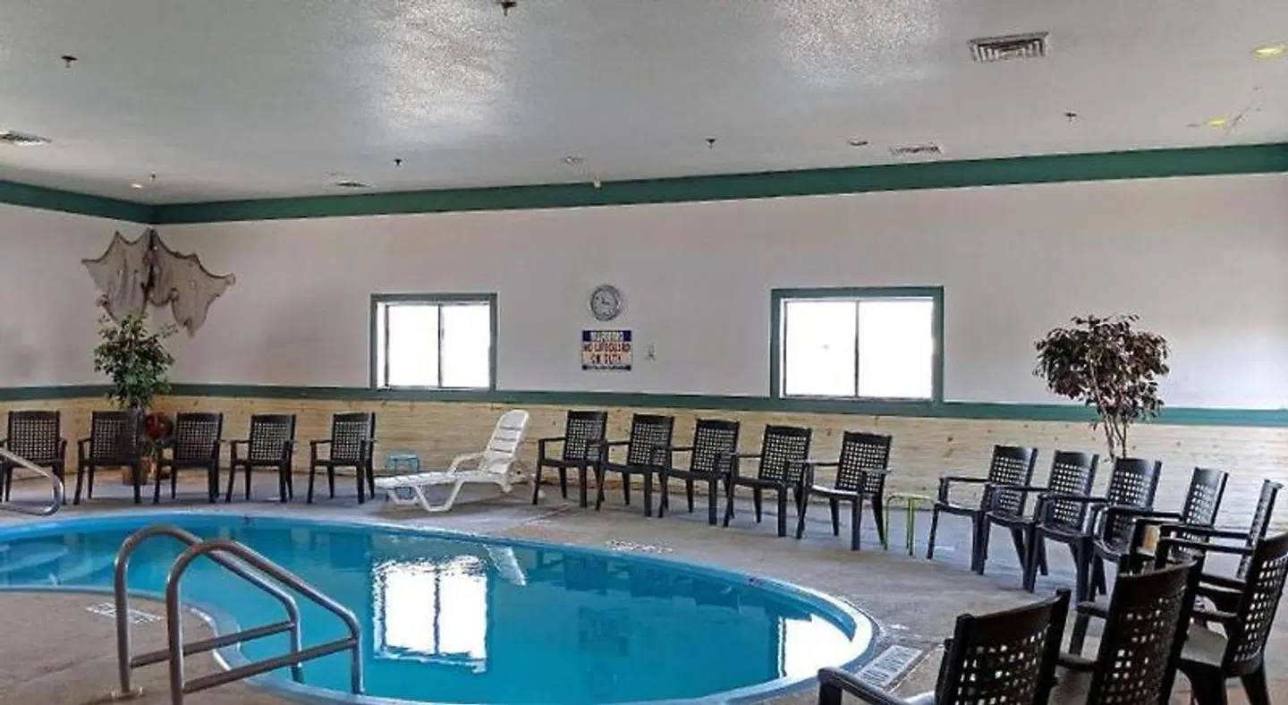 Americas Best Value Inn Torrington Hallenbad
