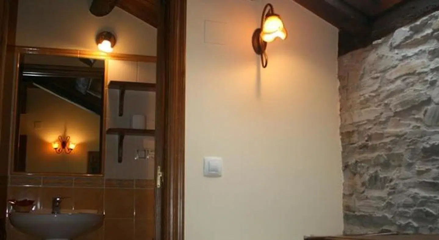 Apartamentos Rurales El Palacio de Doiras Badezimmer