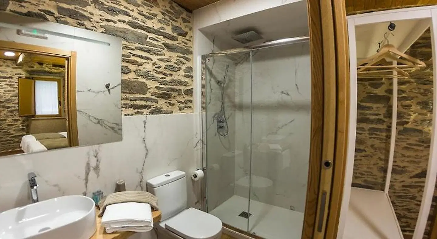 Hotel O Pozo Badezimmer