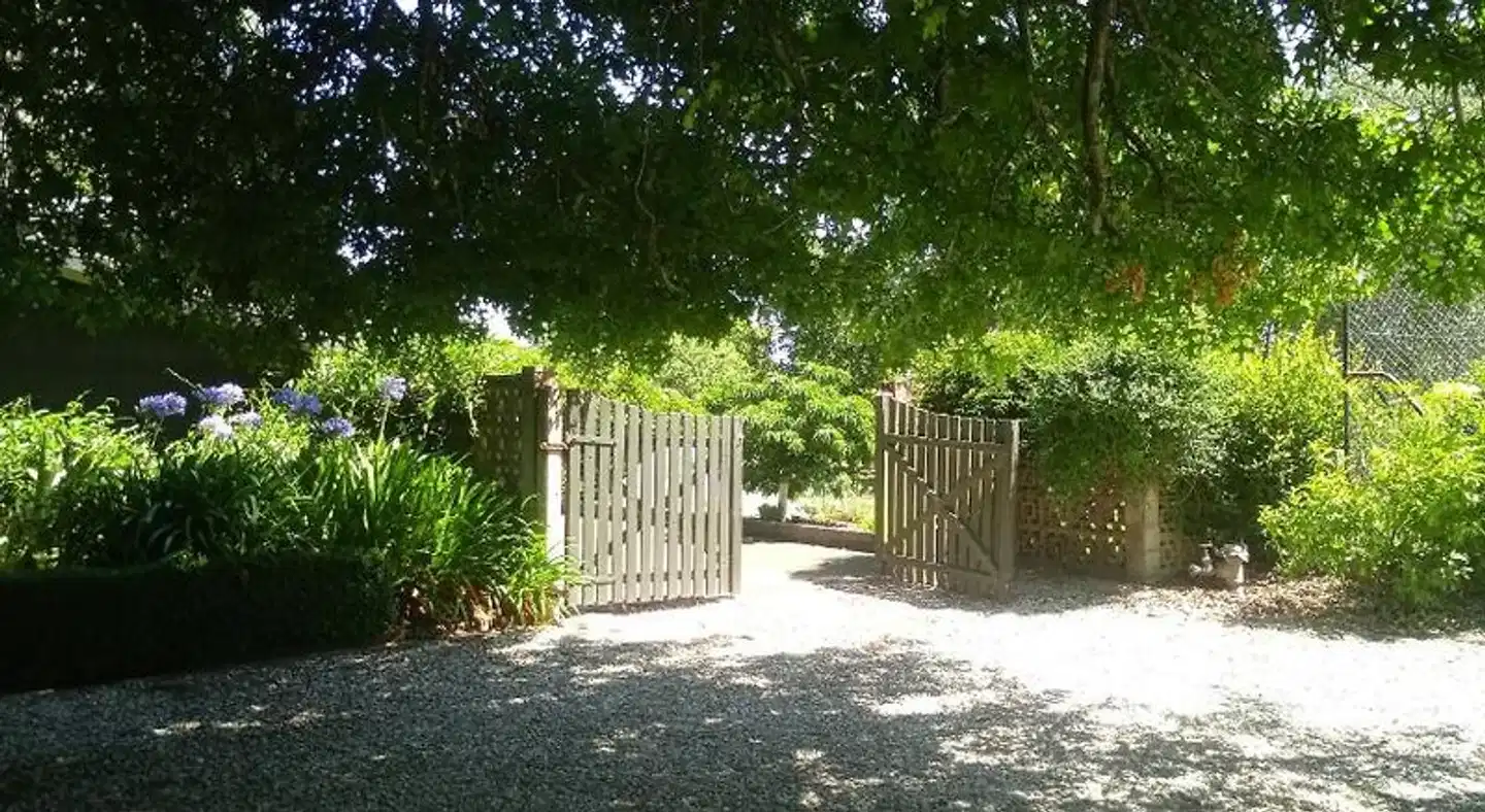 Irongate Retreat Garten