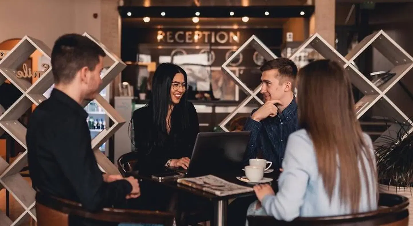 Business Hotel Plovdiv PEOPLE