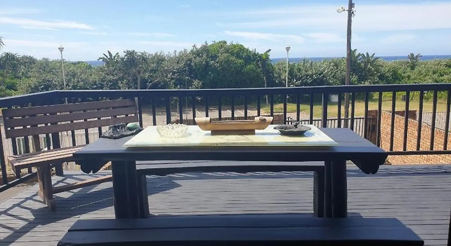 Deep Blue Guest House Terrasse