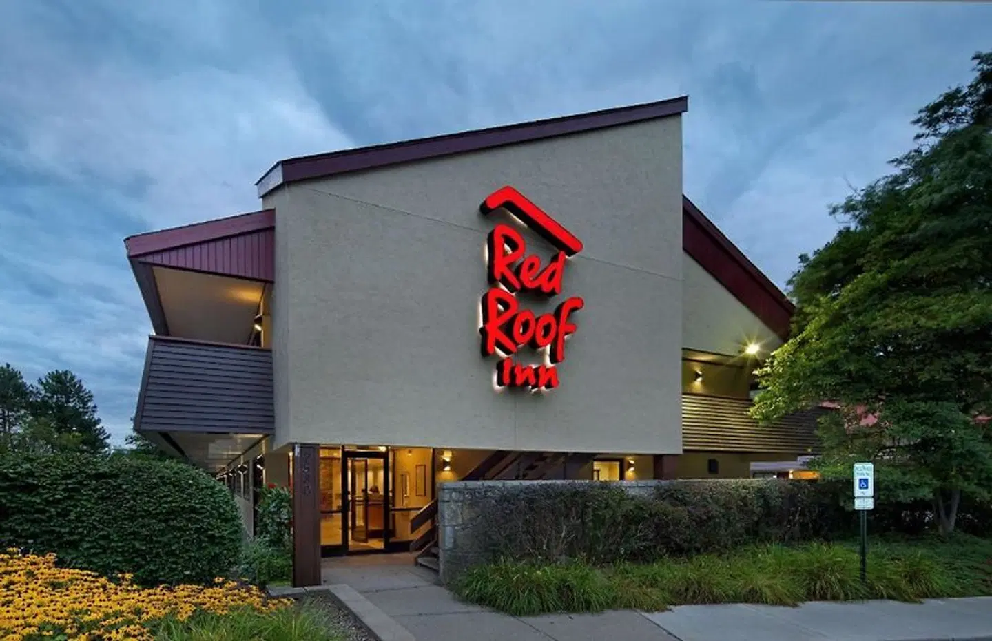 Red Roof Inn Rochester Hills EXTERIOR