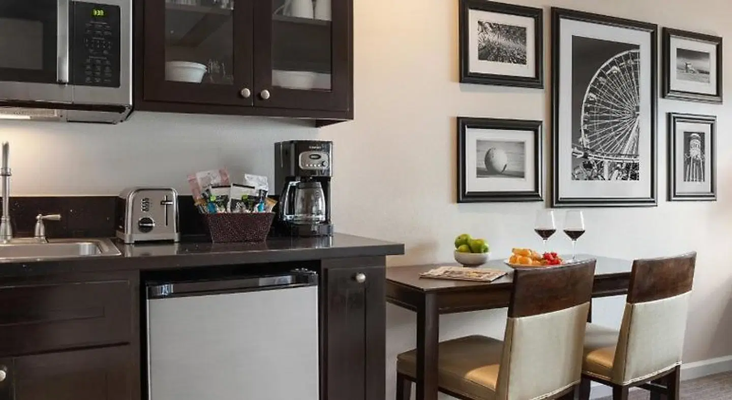 Peacock Suites ROOM_EXAMPLE