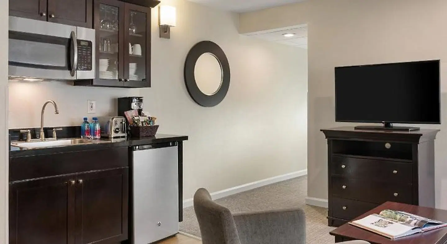 Peacock Suites ROOM_EXAMPLE