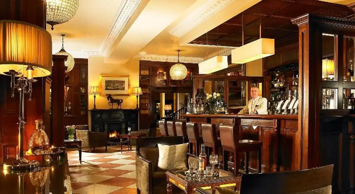 Hayfield Manor Bar