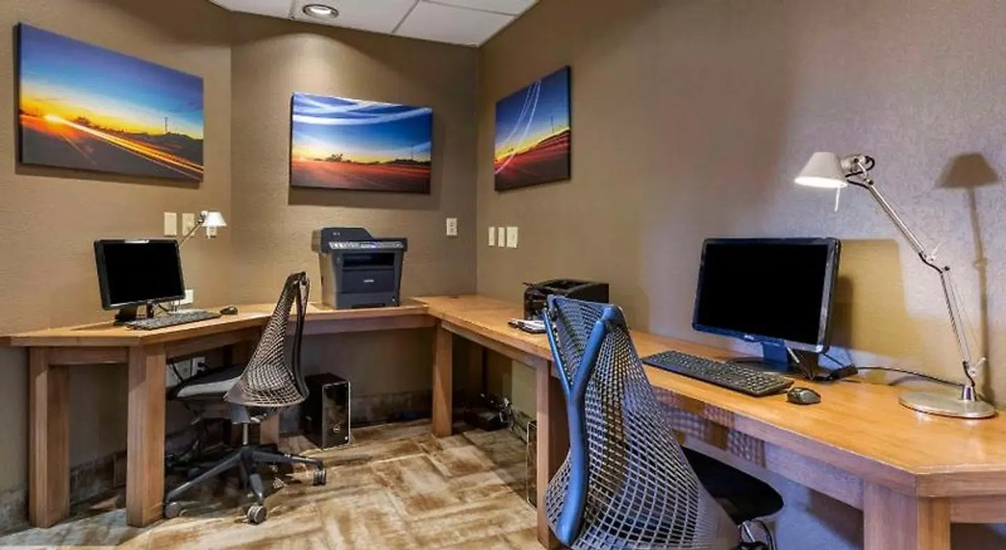 Best Western Plus Scottsdale Thunderbird Suites ROOM_EXAMPLE