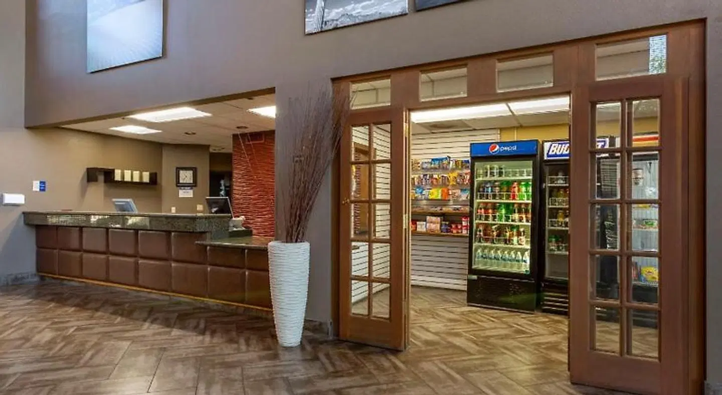 Best Western Plus Scottsdale Thunderbird Suites LOUNGE_LOBBY