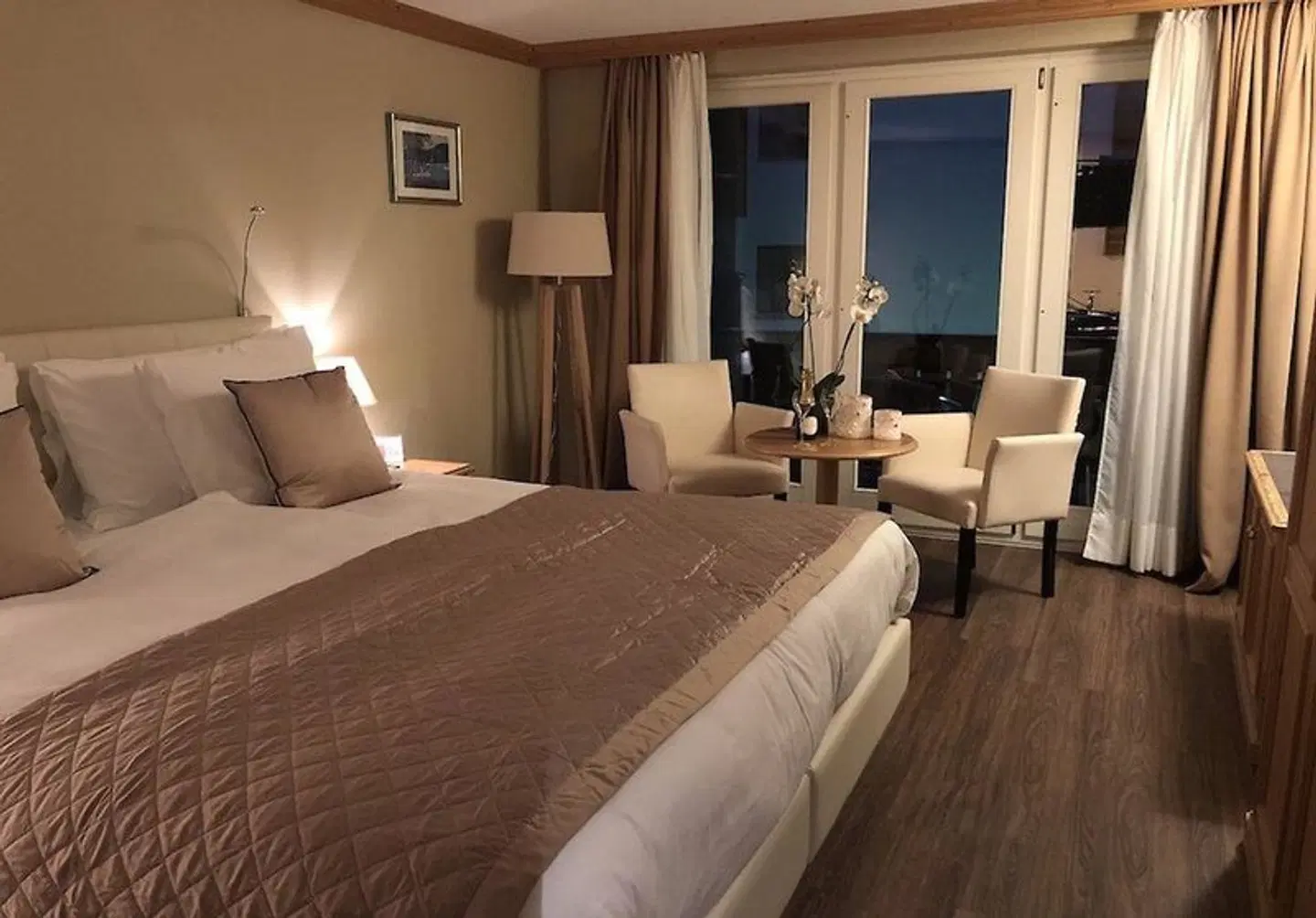 Albatros ROOM_EXAMPLE