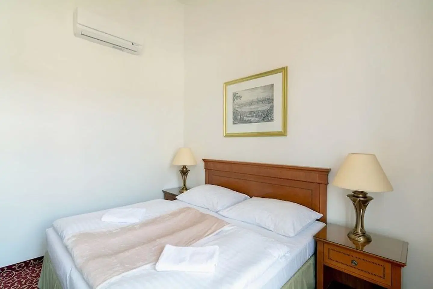 Romania ROOM_EXAMPLE