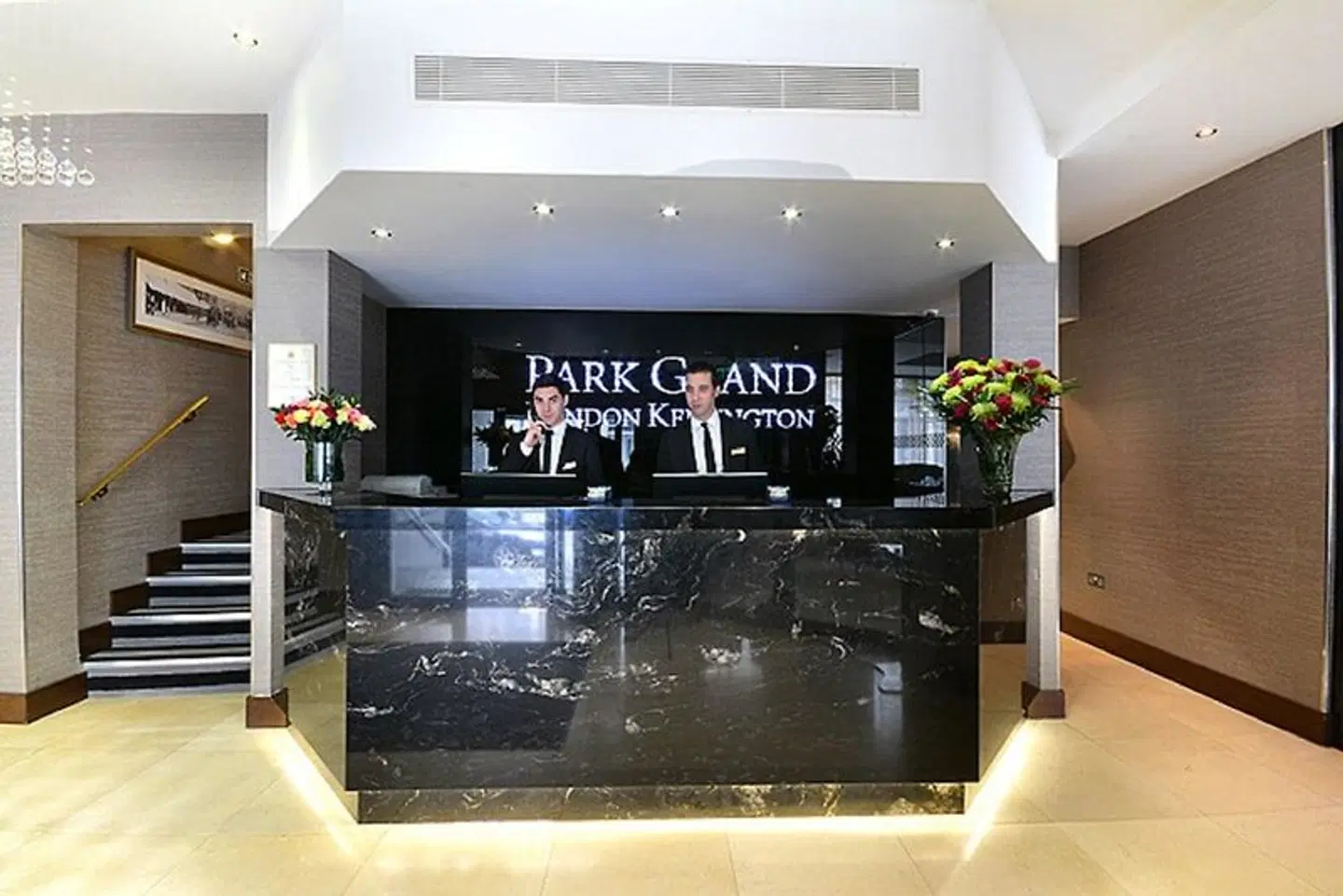 Park Grand London Kensington Bar